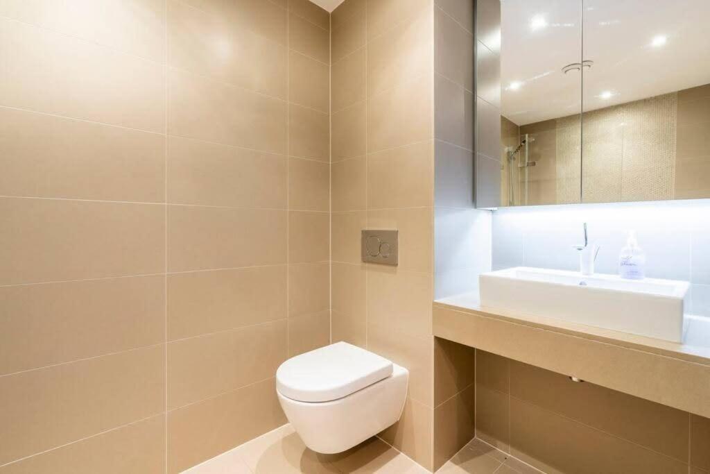 1 Bedroom Penthouse Flat In East London Kültér fotó