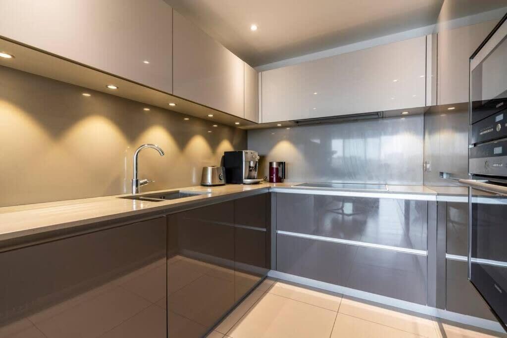 1 Bedroom Penthouse Flat In East London Kültér fotó
