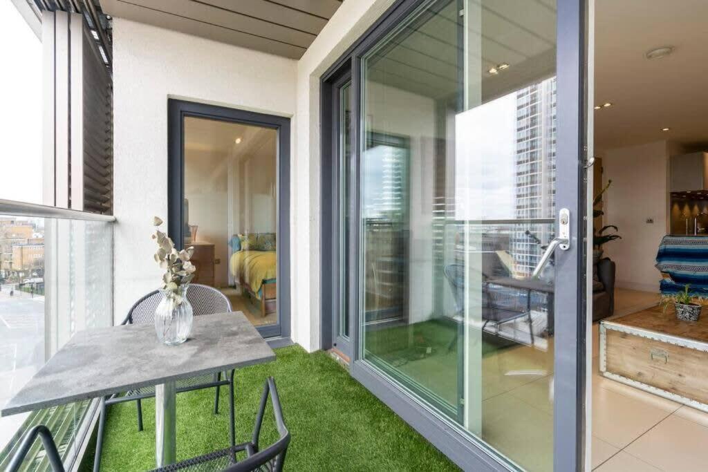 1 Bedroom Penthouse Flat In East London Kültér fotó
