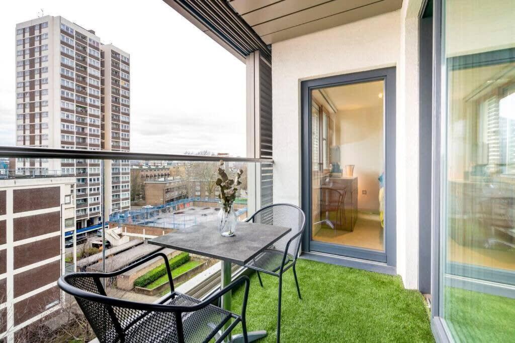1 Bedroom Penthouse Flat In East London Kültér fotó